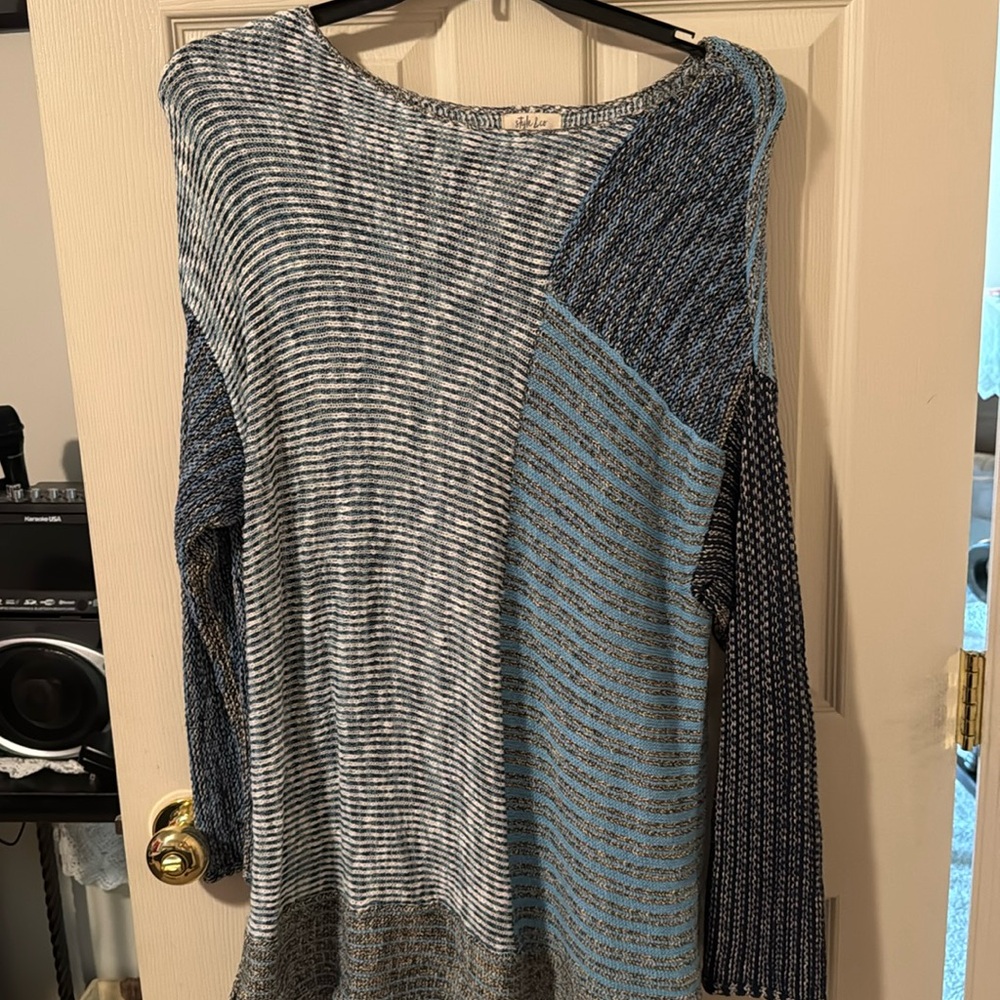 Long sleeve sweater with navy and blue patchwork cotton and polyester